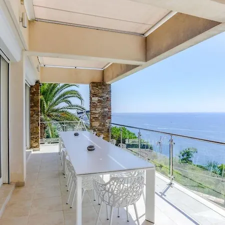Hébergement de vacances La Fossette Sleeps 12 Pool Air Con Wifi